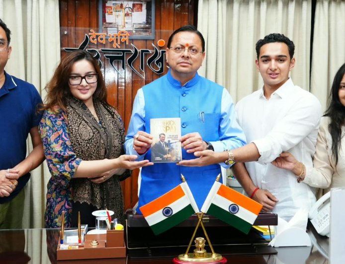 मुख्यमंत्री धामी ने International Shooter जसपाल राणा के जीवन पर आधारित पुस्तक का विमोचन किया