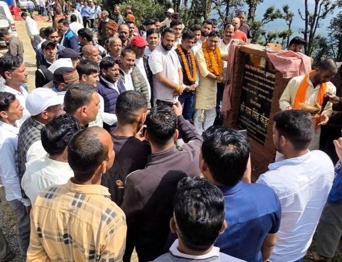 भीमताल में खुजेठी-पतलिया-बलना मोटर मार्ग का शिलान्यास, 1.24 करोड़ से होंगे गांवों के हालात बेहतर