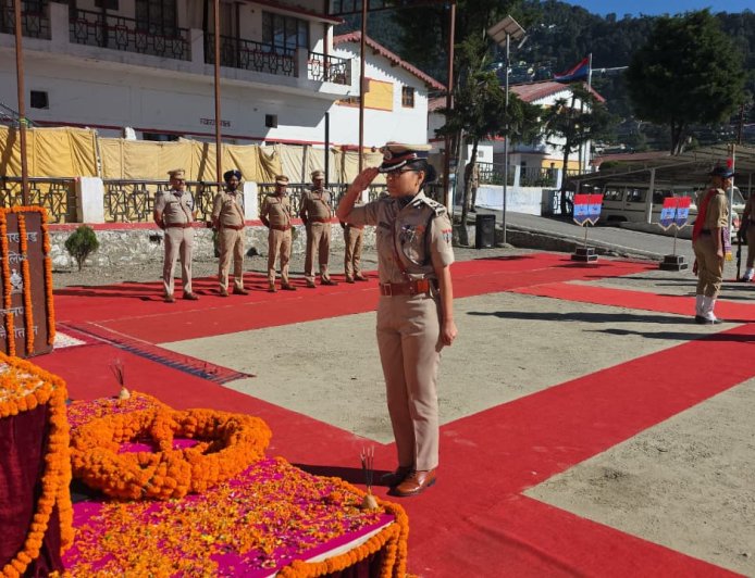 पुलिस स्मृति दिवस: कर्तव्य पथ पर सर्वोच्च बलिदान देने वाले अमर शहीदों को नैनीताल पुलिस ने दी भावभीनी श्रद्धांजलि