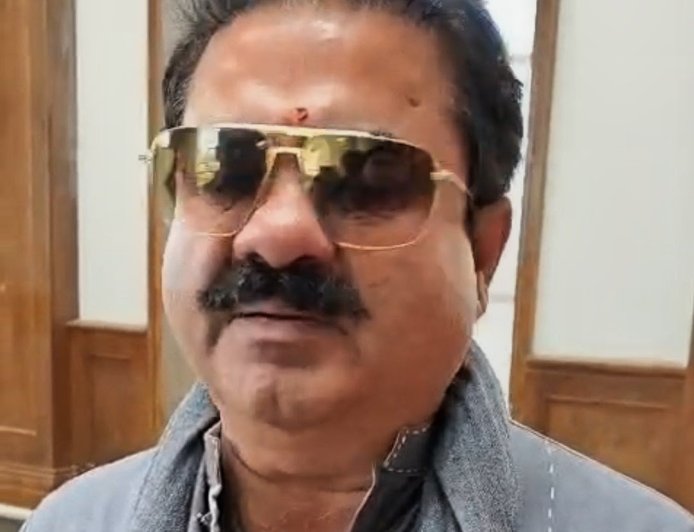 उमेश कुमार विधायिकी से इस्तीफा देंगे, कहा त्रिवेंद्र और हरीश रावत जिंदाबाद के नारे नहीं लगा सकते