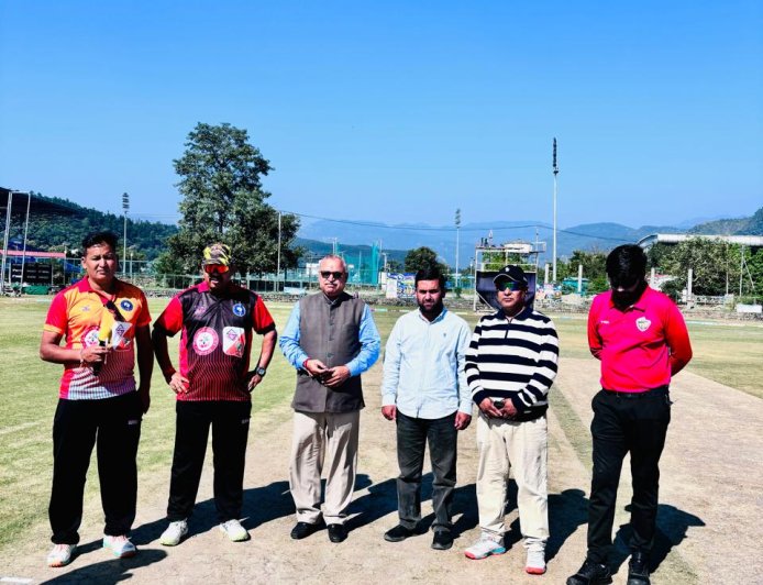 डिपार्टमेंटल प्रीमियर लीग में मोहन सिंह खत्री ने खिलाड़ियों का बढ़ाया उत्साह