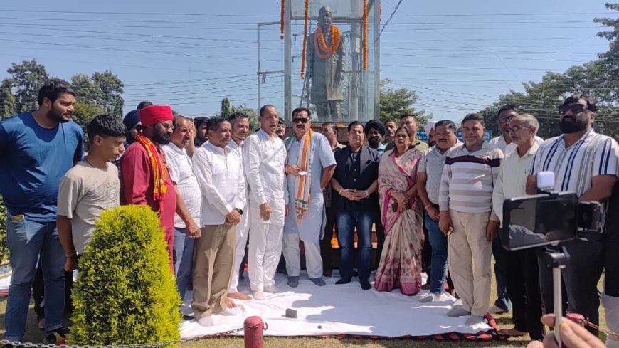 उधमसिंह नगर में याद किए गए पo नारायण दत्त तिवारी. योगदान को किया याद, प्रतिमा पर माल्यार्पण कर दी श्रद्धांजलि ।।