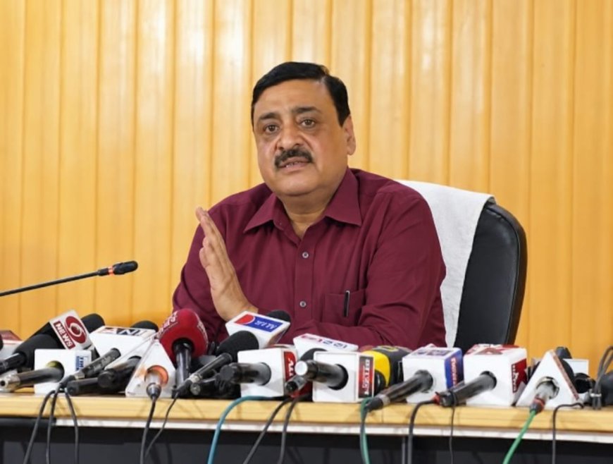 ग्लोबल इन्वेस्टर समिट पर भ्रामक खबरों को सचिव उद्योग विनय शंकर पांडे ने किया खारिज